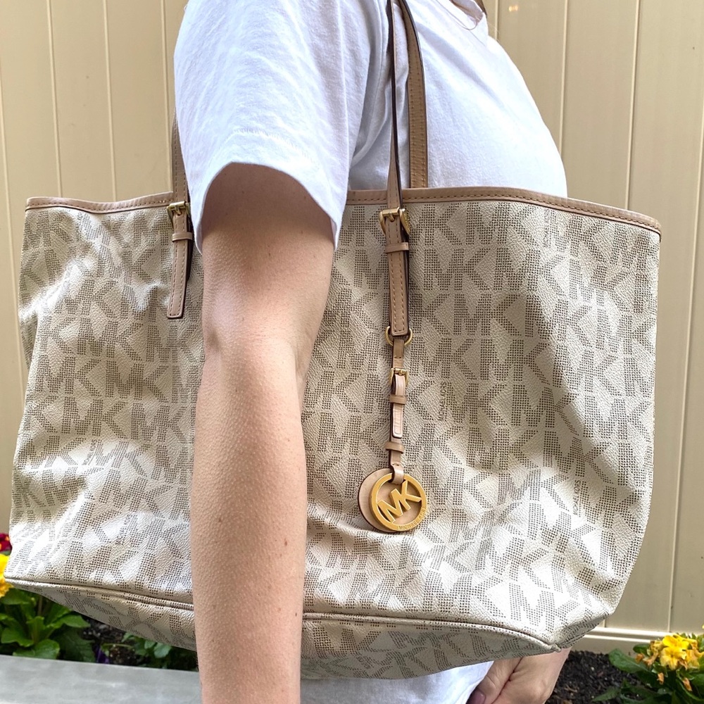 Michael Kors Jet Set Tote